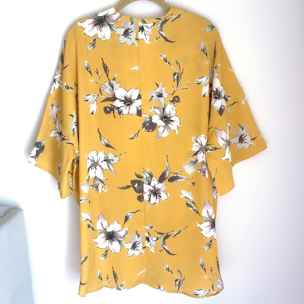 NEW Easel Floral Kimono Topper Gold Yellow Abstract Floral Print Women Sizes NWT - Picture 8 of 14